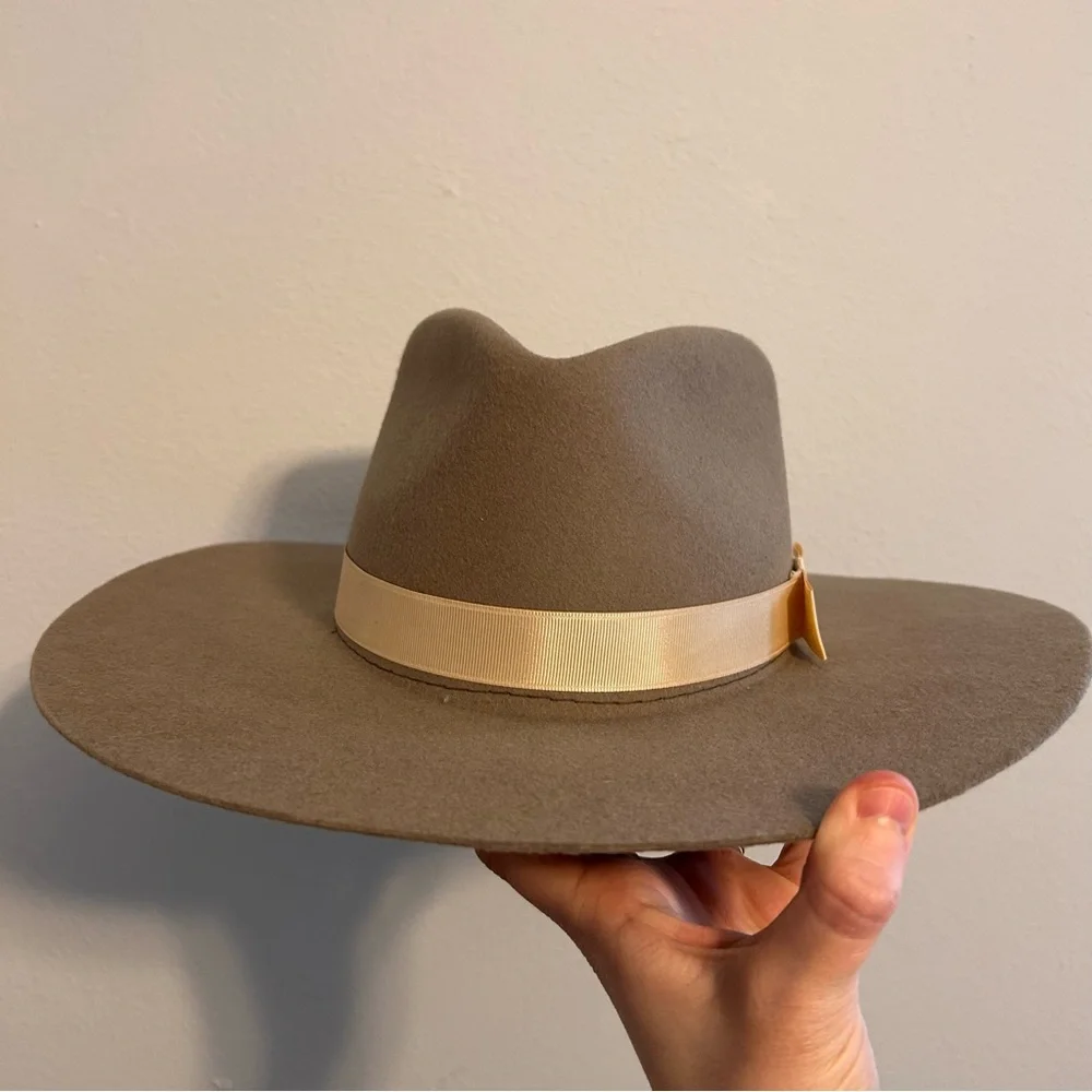 Twister 100% Wool Tan Hat with Pink Ribbon